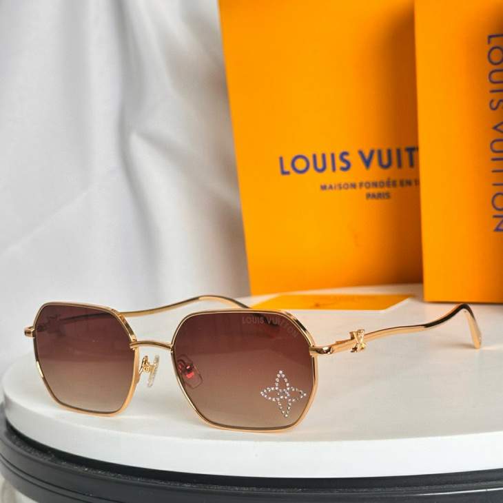 Picture of Louis Vuitton Sunglasses _SKUfw75179613fw